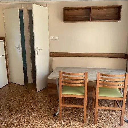 Campsite Mobil Pour 6, Pres De La Mer, Dans Un 4 Etoiles A 20min De Montpellier. *