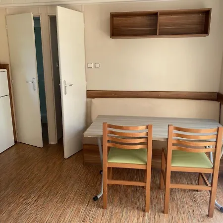 Campsite Mobil Pour 6, Pres De La Mer, Dans Un 4 Etoiles A 20min De Montpellier. *