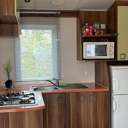 Campsite Mobil Pour 6, Pres De La Mer, Dans Un 4 Etoiles A 20min De Montpellier.